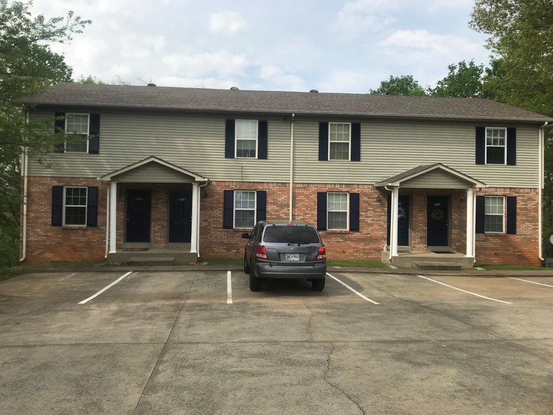 Primary Photo - Whitehall Townhouses