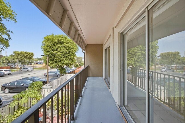 Foto del edificio - 810 SW 129th Pl