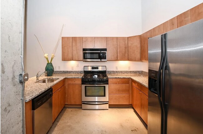 Foto del edificio - 353 W 4th St