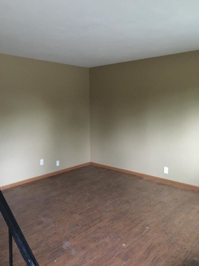 Building Photo - 309 Biggs Dr