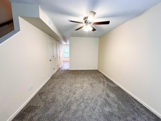 Foto del edificio - 108 Coyote Ct