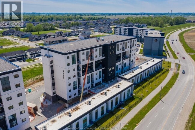 Building Photo - 4300 Laurier Pkwy