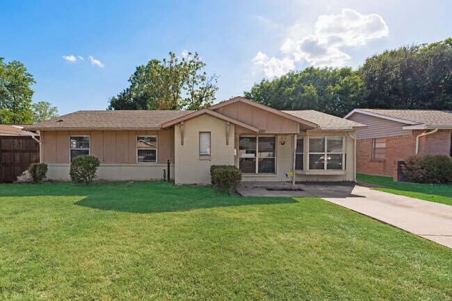 Building Photo - 4319 Birch Dr