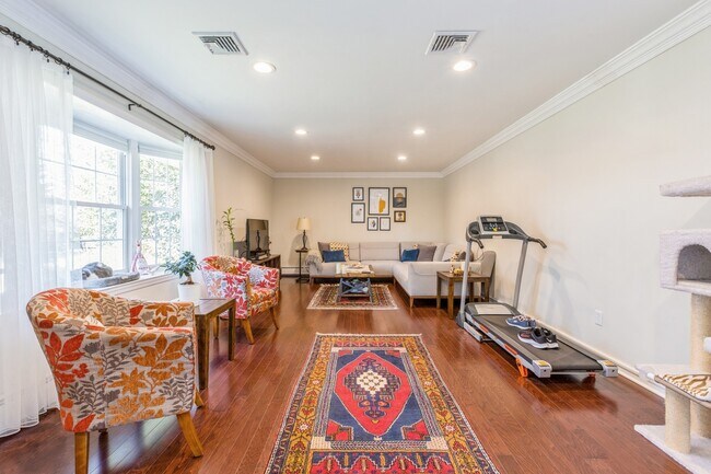 Foto del edificio - 111 Herbert Ave