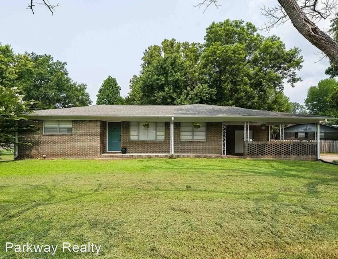 Primary Photo - 3 br, 1.5 bath House - 726 Goldenrod Drive