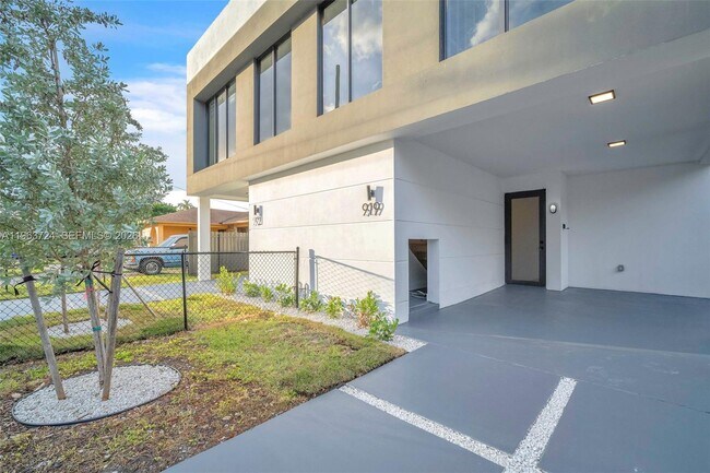 Foto del edificio - 919 NW 55th St