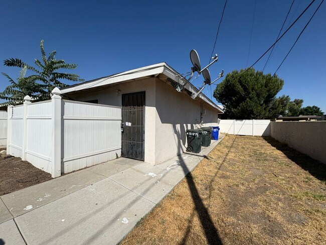 Photo - Tri-plex 2 bedroom 1 bathroom apartment of...