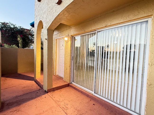 Building Photo - 8570 NW 3rd Ln