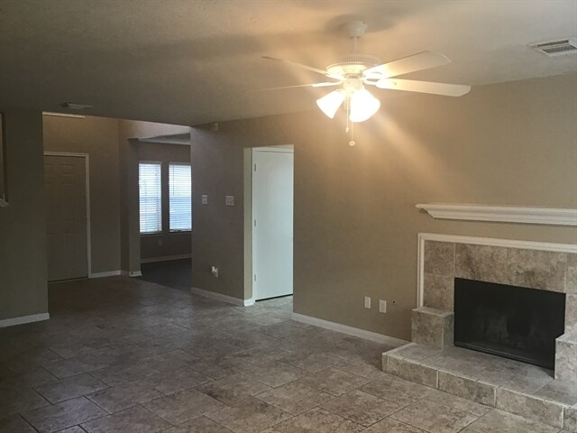 Building Photo - 1043 Leadenhall Cir