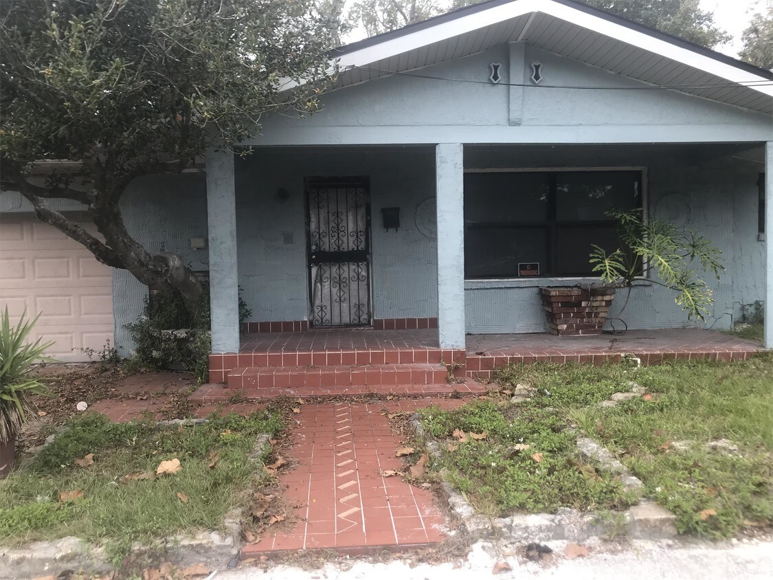 Foto principal - 1819 W 10th St