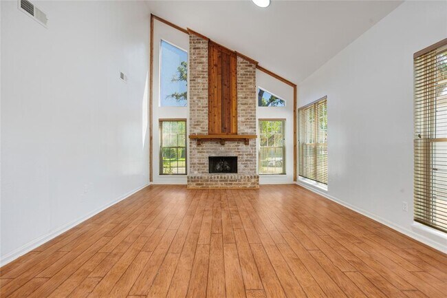 Building Photo - 11114 Midhurst Dr