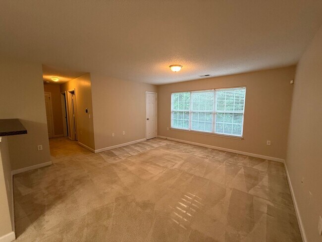 Building Photo - FOR RENT WINSTON SALEM