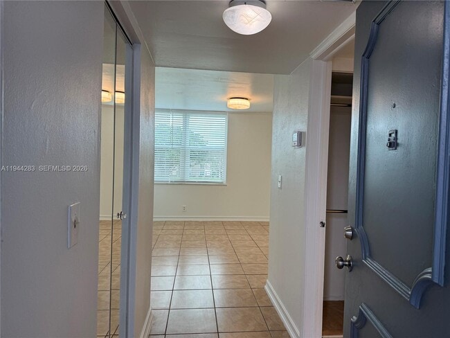 Foto del edificio - 9431 Live Oak Pl