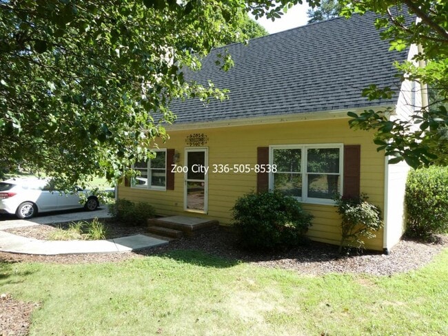 Building Photo - 603 Woodland Cir