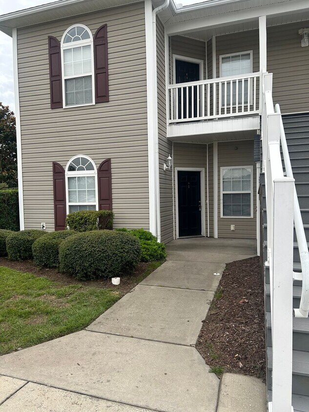 Foto principal - 129 Ashley Park Dr