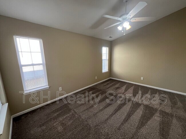 Foto del edificio - 8169 Whitaker Valley Blvd