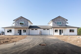 Building Photo - 1763 Grant Rd