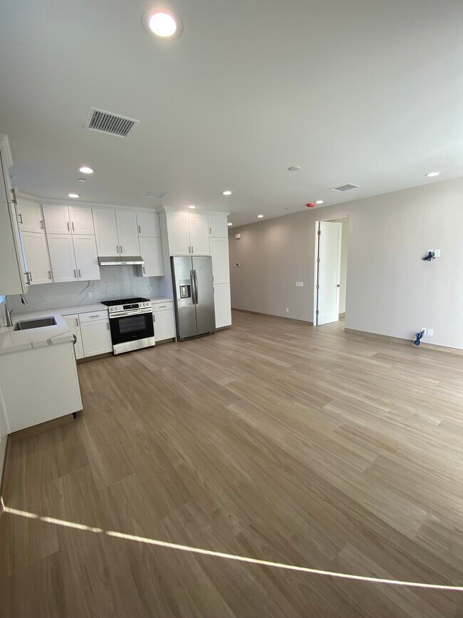 Building Photo - 3155-3152 E San Juan Rd
