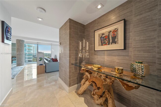 Building Photo - 2 br, 2 bath Condo - 2025 Brickell Ave Apt...