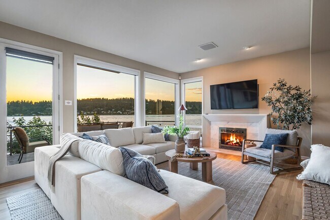 Foto del edificio - 3711 Lake Washington Blvd N