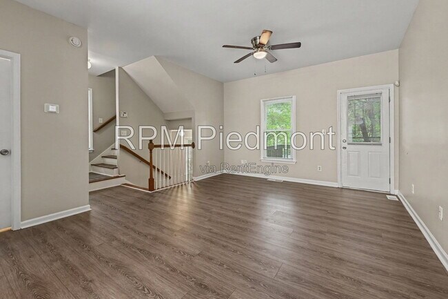 Foto del edificio - 739 Prince Pl NW