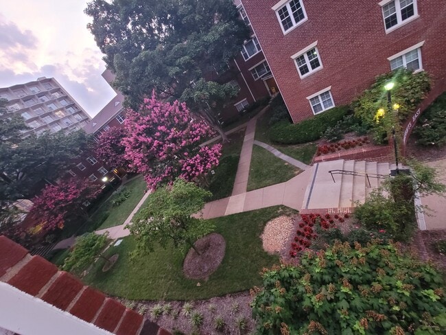 Foto del edificio - 1222 N Meade St