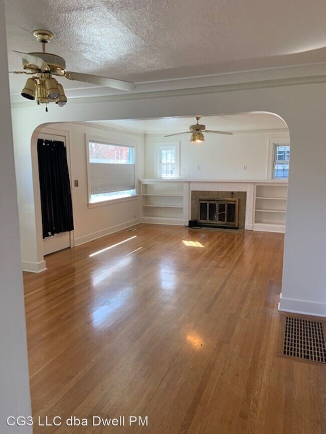 Foto del edificio - 3 br, 1 bath House - 3143 NE 12th Ave