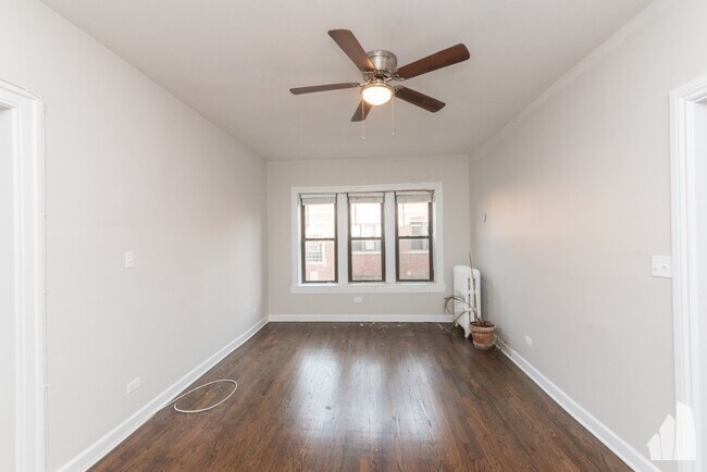 Foto del edificio - 1357 W Touhy Ave