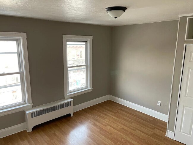 Foto del edificio - 1108 E 3rd St