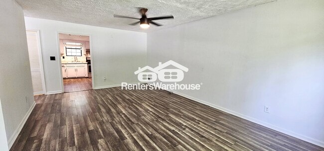 Building Photo - 1694 Nutmeg St