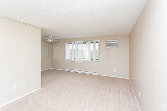1HAB, 1BA - 650 ft² - RidgeView Towers