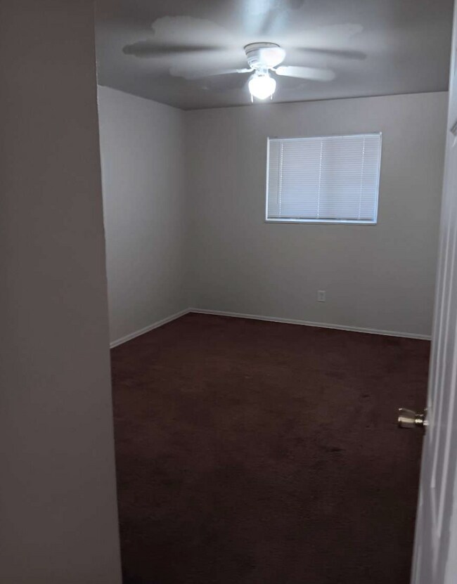 Foto del edificio - 2408 Williams Creek Rd
