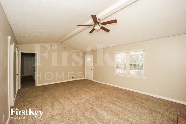 Foto del edificio - 5008 Springtree Ct