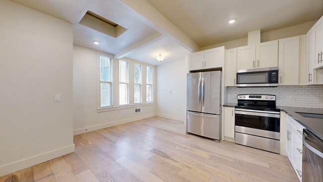 Photo - 644A Natoma St Apartment