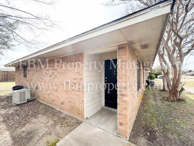 Foto del edificio - 1211 Old Bardwell Rd