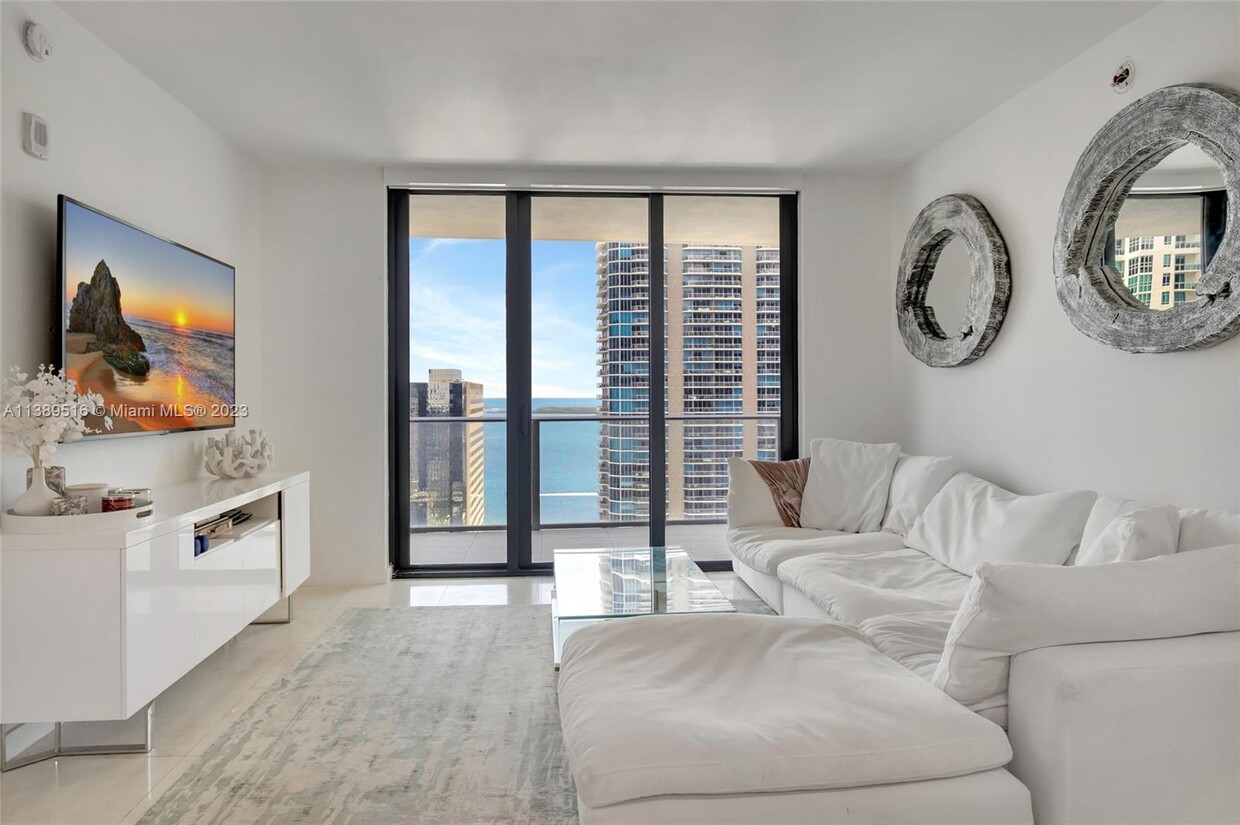 Foto principal - 1010 Brickell Ave