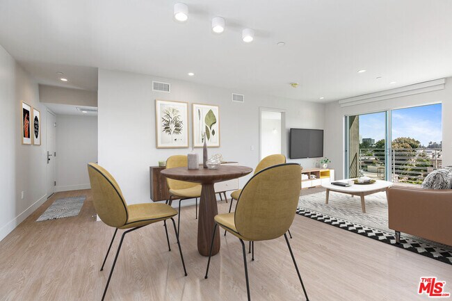 Building Photo - 11837 Mayfield Ave