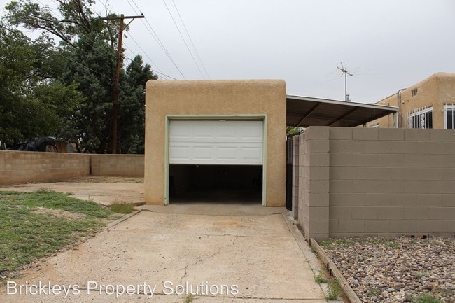 Building Photo - 2 br, 1 bath House - 820 Ortiz Drive NE