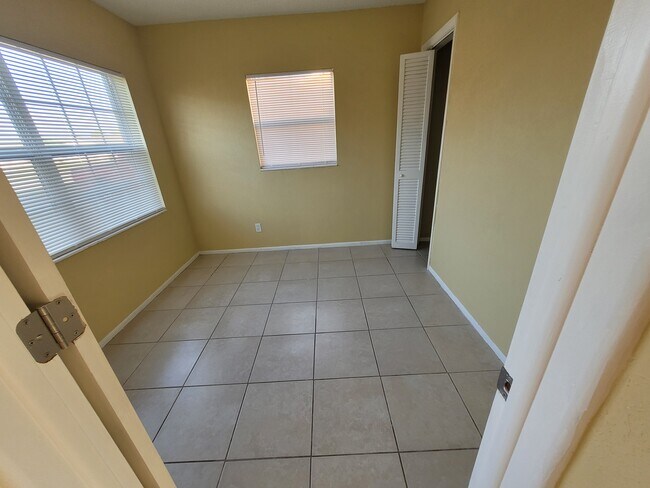Living room - 124 Stetson St