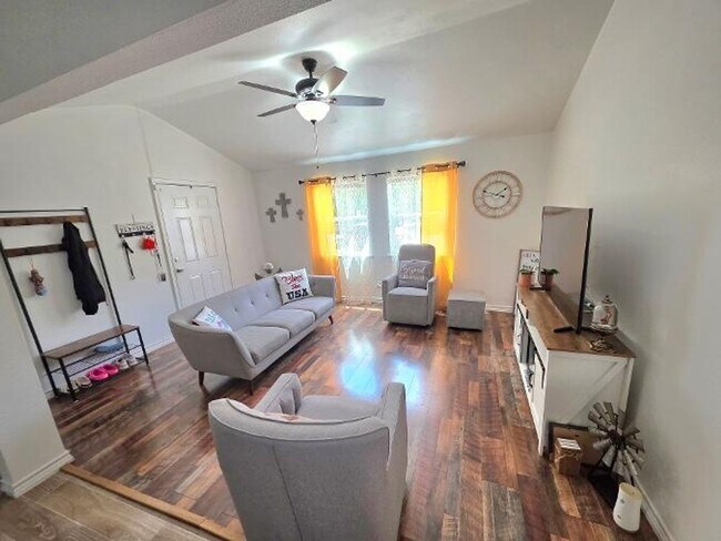 Foto del edificio - 1404 Clinton Ave