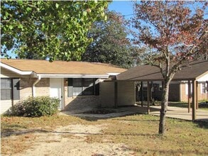 Building Photo - 203 Amellia Pl