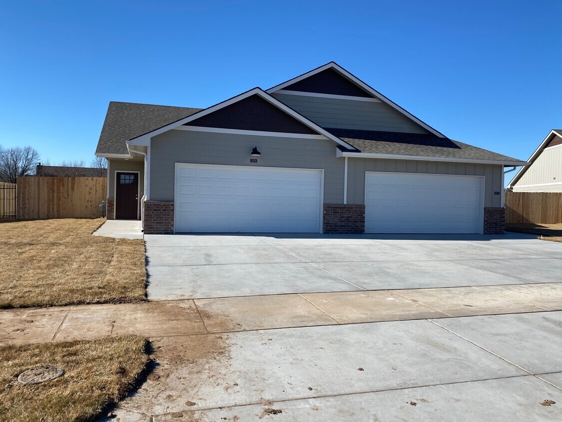 Primary Photo - 12153 W Cora St