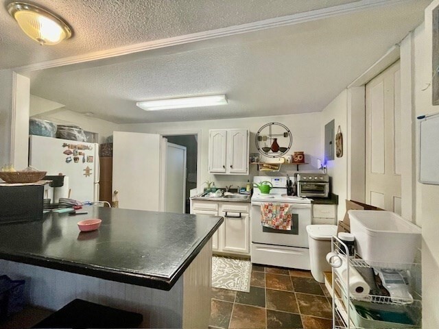 Building Photo - 531 Summer St