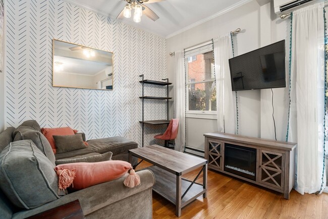 Foto del edificio - 673 E 8th St