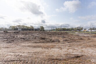 Building Photo - BLVD 2600