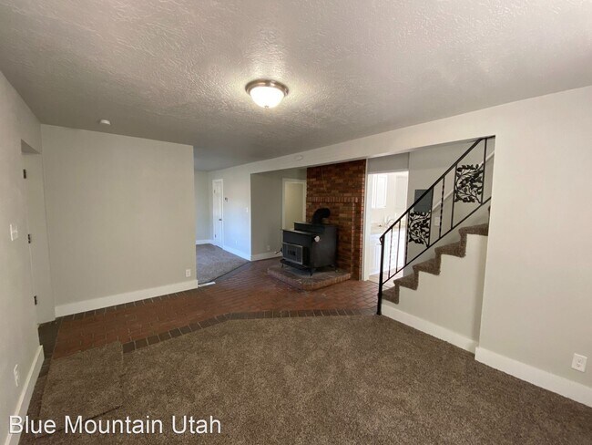 Building Photo - 5 br, 2 bath House - 1123 E 30th St