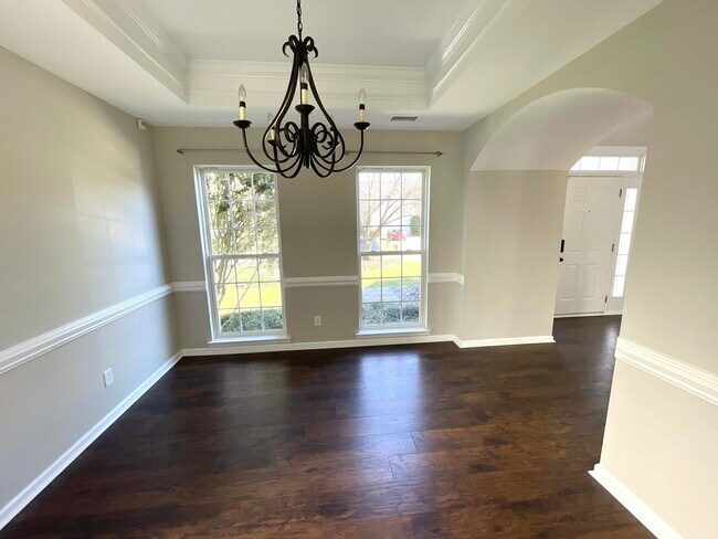 Building Photo - 9415 Willow Tree Ln
