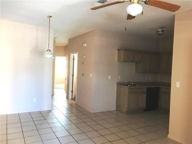 Foto del edificio - 6405 Salas Ln