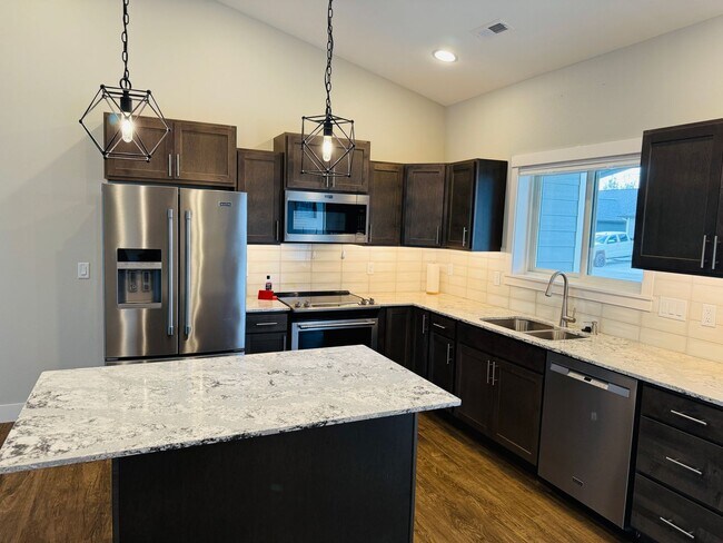 Foto del edificio - Gorgeous Townhome in Signal Peak (West End...