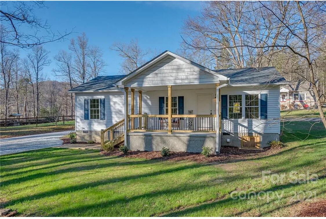 Foto principal - 389 Old Clear Creek Rd